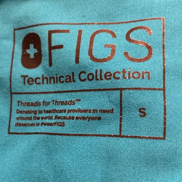 3 FIGS Technical Collection Scrub Tops Bundle - Navy, Teal and Black - Picture 10 of 11